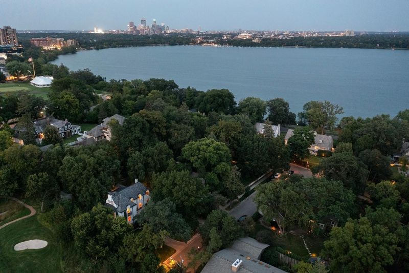 3316 W 34 1/2 St, Minneapolis, MN 55416
