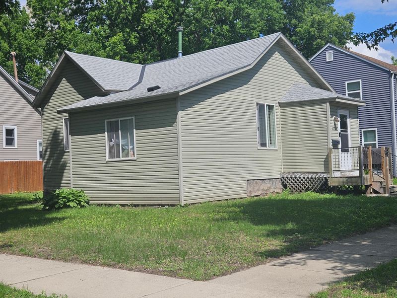 602 Park Ln, Mankato, MN 56001