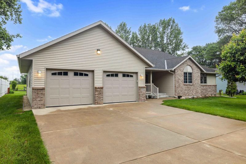1002 9th St NE, Little Falls, MN 56345