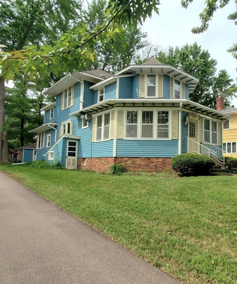 127 Park Pl W, Norwood Young America, MN 55368