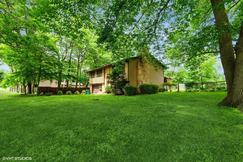 18406 Lakeview Point Dr NE, Wyoming, MN 55092