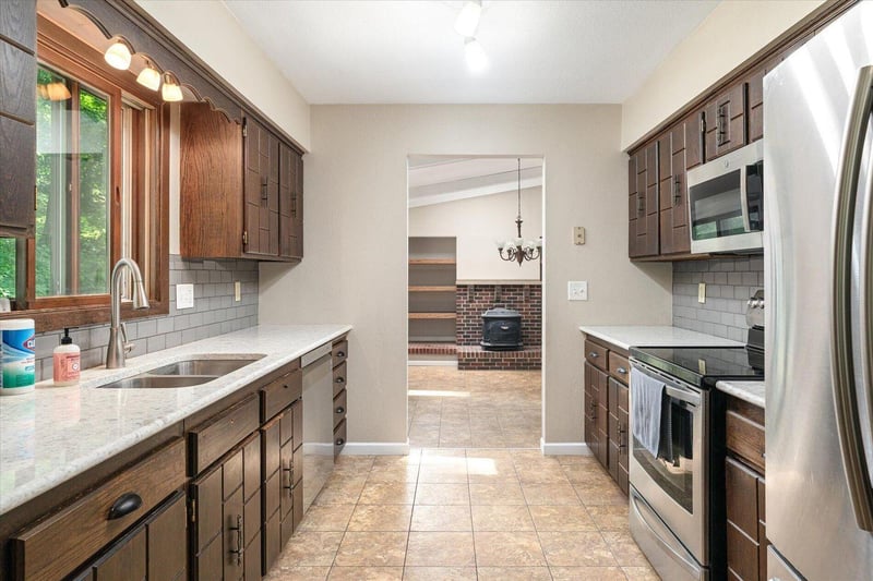6011 Fox Chase Rd, Hokah, MN 55941