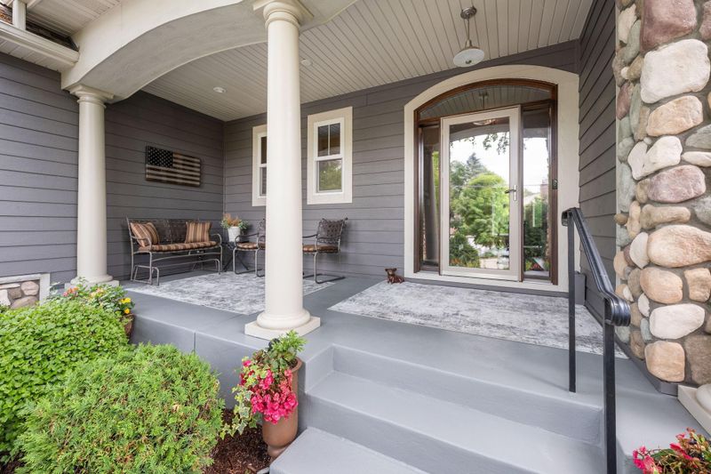 221 George St, Excelsior, MN 55331