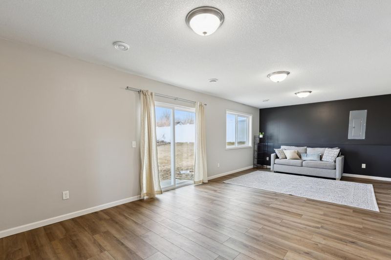 945 Breckenridge Ln, Montrose, MN 55363