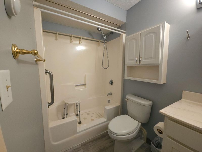 1181 Edgcumbe Rd #709, Saint Paul, MN 55105