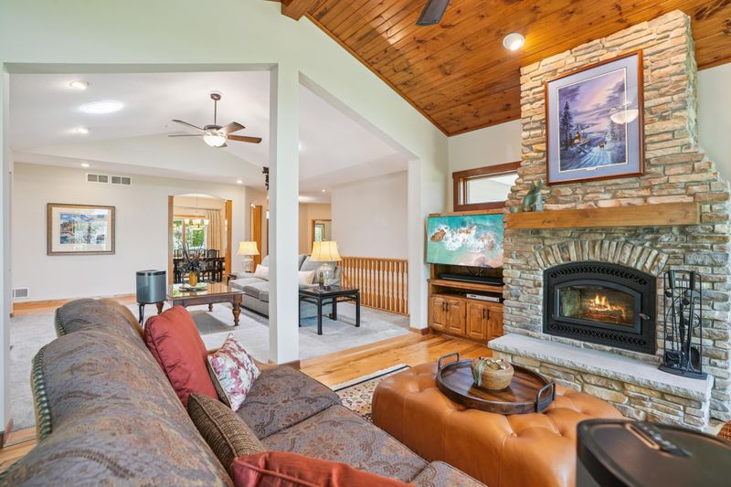 1908 Michigan Dr, Northfield, MN 55057
