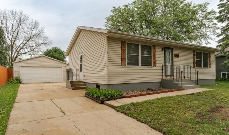 2051 44th St NW, Rochester, MN 55901