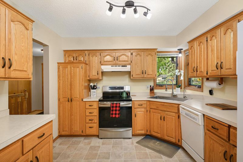 5511 Fisher St, White Bear Lake, MN 55110