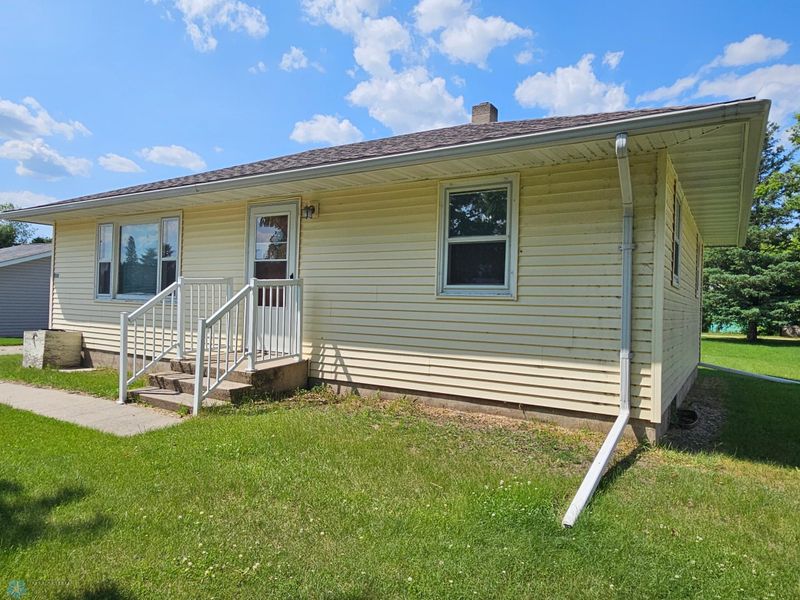 206 Hanson Ave SW, Twin Valley, MN 56584