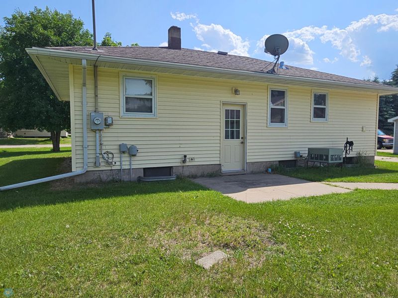 206 Hanson Ave SW, Twin Valley, MN 56584