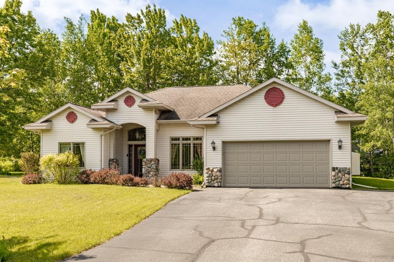 5110 Foxborrow Dr, Hermantown, MN 55811