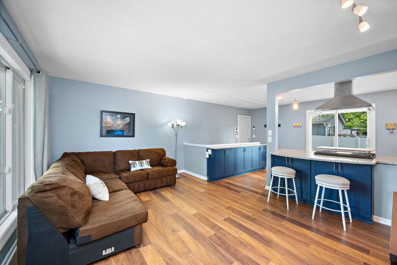 2130 Hickory Ln, Mound, MN 55364
