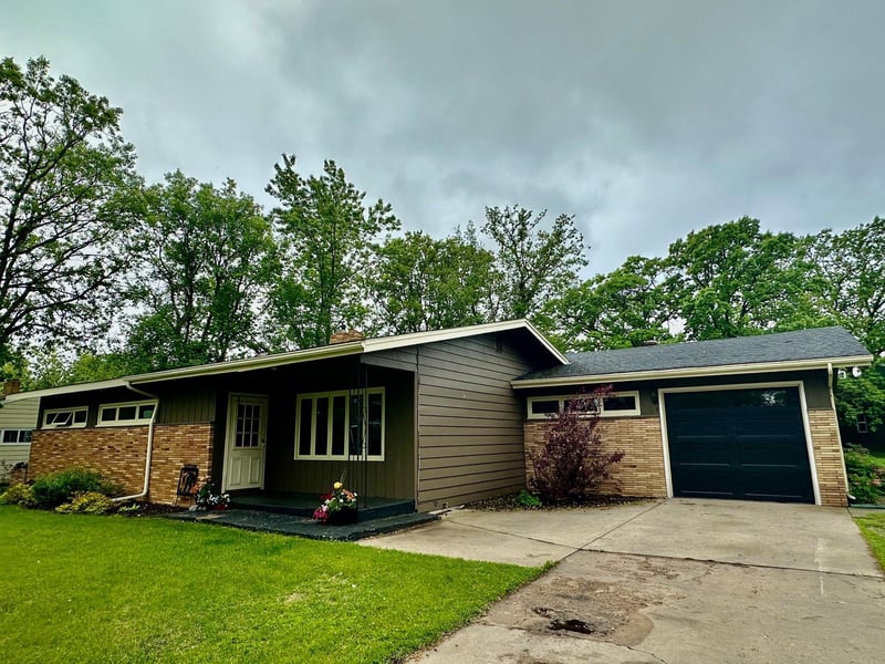 546 6th St S, Greenbush, MN 56726