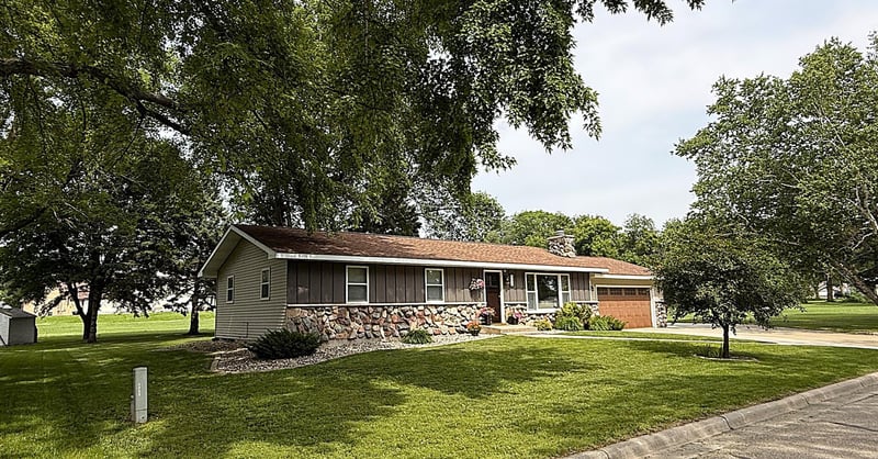 112 Orchard Cir, Montevideo, MN 56265