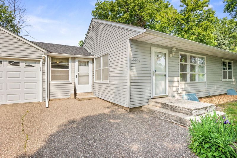 4932 Acorn Ridge Rd, Minnetonka, MN 55345