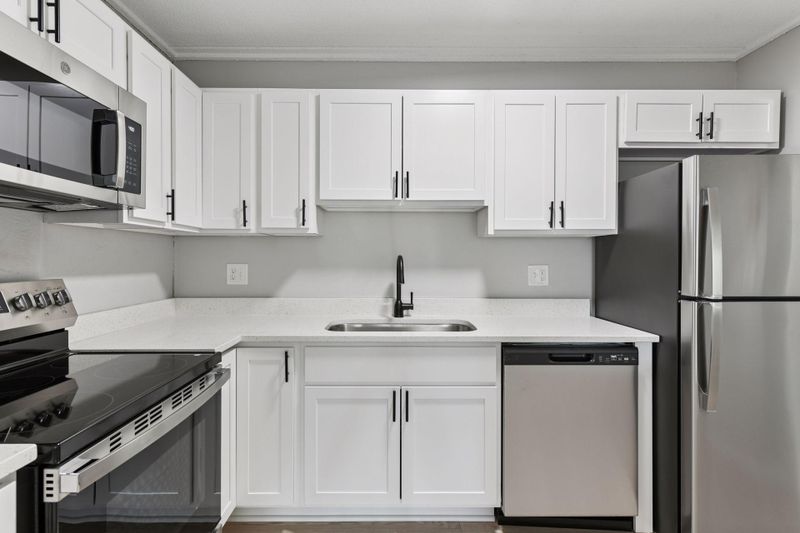 10501 Cedar Lake Rd #515, Minnetonka, MN 55305