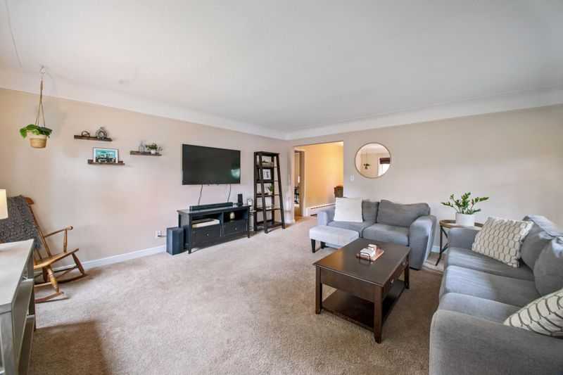 49 Wyoming St E, Saint Paul, MN 55107