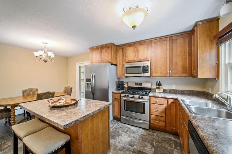 49 Wyoming St E, Saint Paul, MN 55107