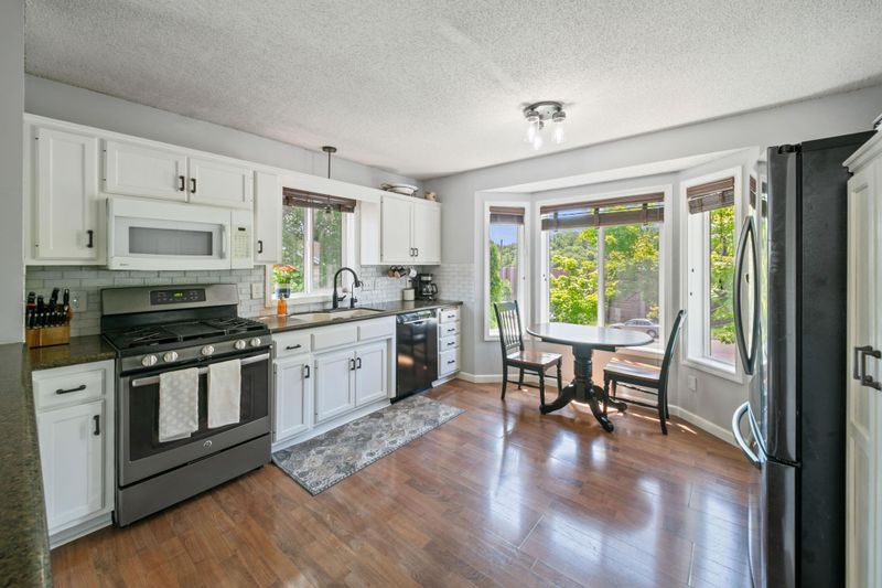 106 Park St W, South Saint Paul, MN 55075