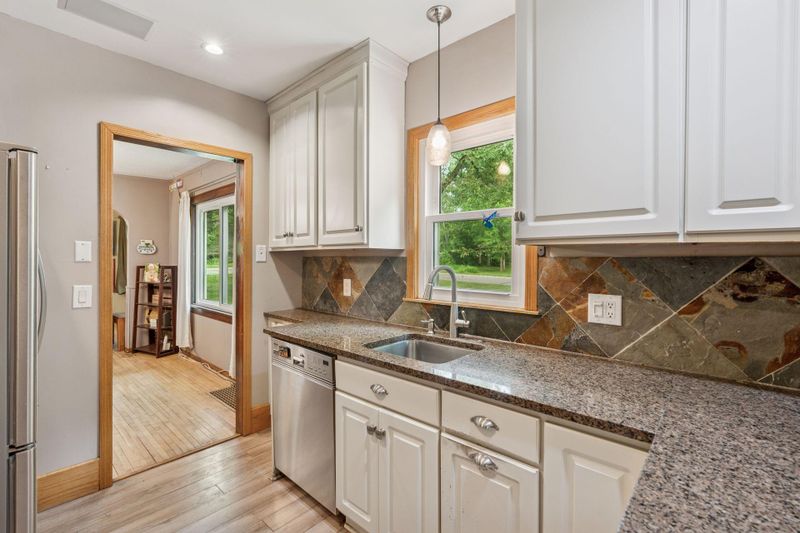 11233 Creek View Ln, Champlin, MN 55316