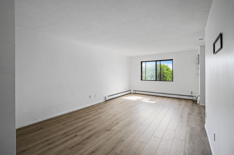4101 Parklawn Ave #320, Edina, MN 55435