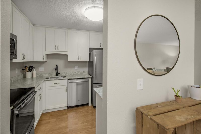 3155 Coachman Rd #387, Eagan, MN 55121
