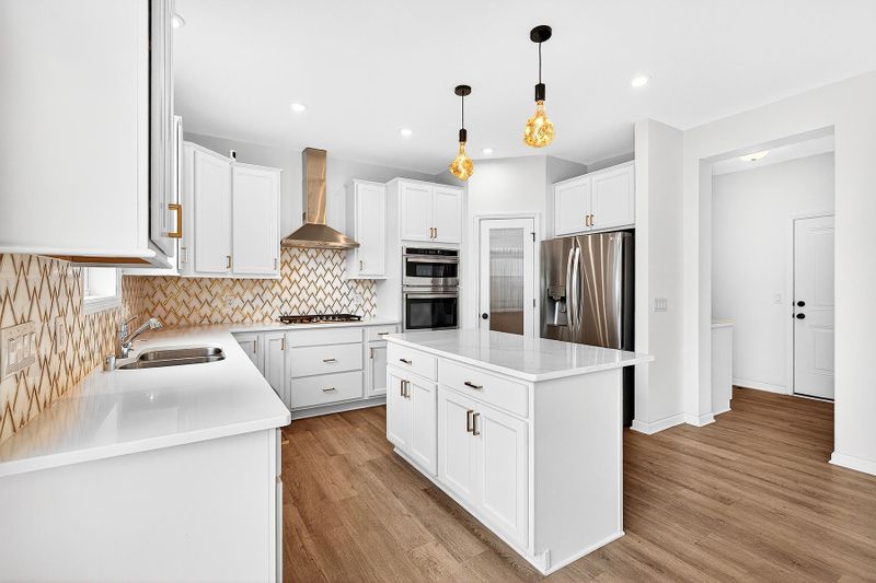 4316 Woodland Cove Pw, Minnetrista, MN 55331