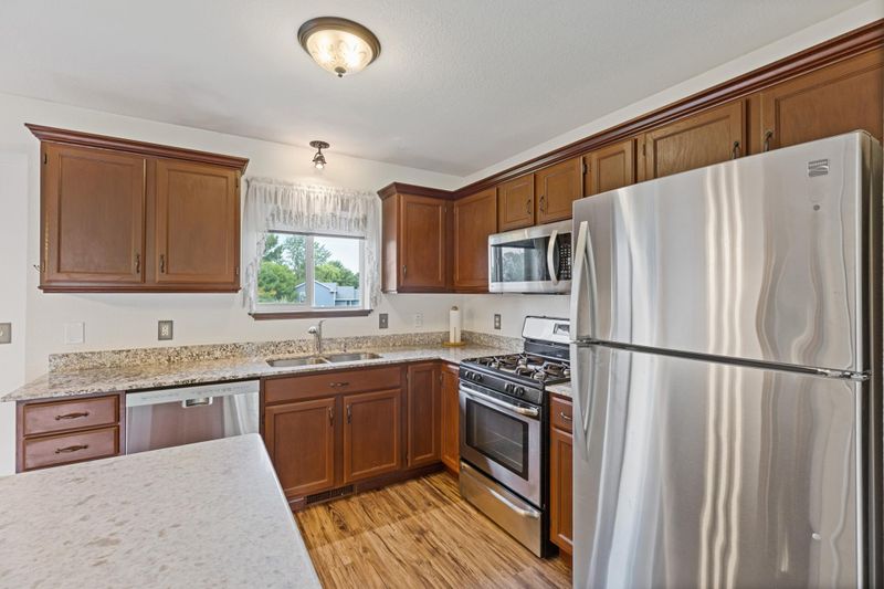 9151 Pelican Ln, Monticello, MN 55362