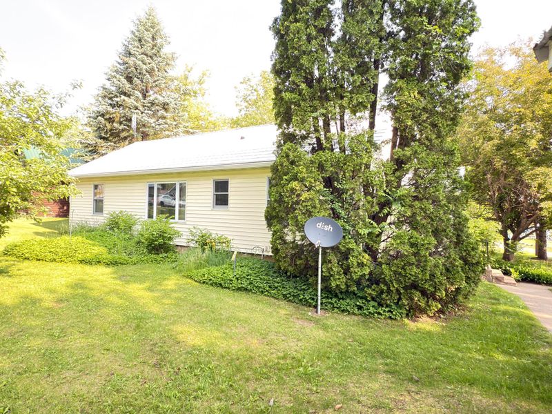 301 Maple St W, Frederic, WI 54837