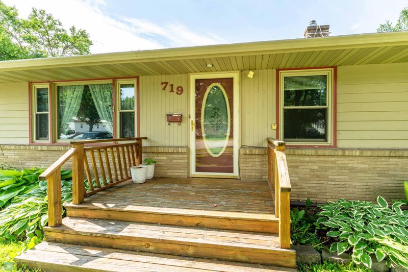 719 W 7th Ave, Fergus Falls, MN 56537