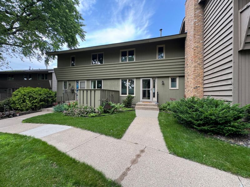 168 Windsor Ct, New Brighton, MN 55112