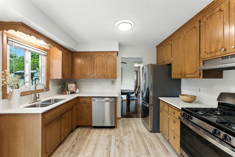 8413 Columbus Ave S, Bloomington, MN 55420
