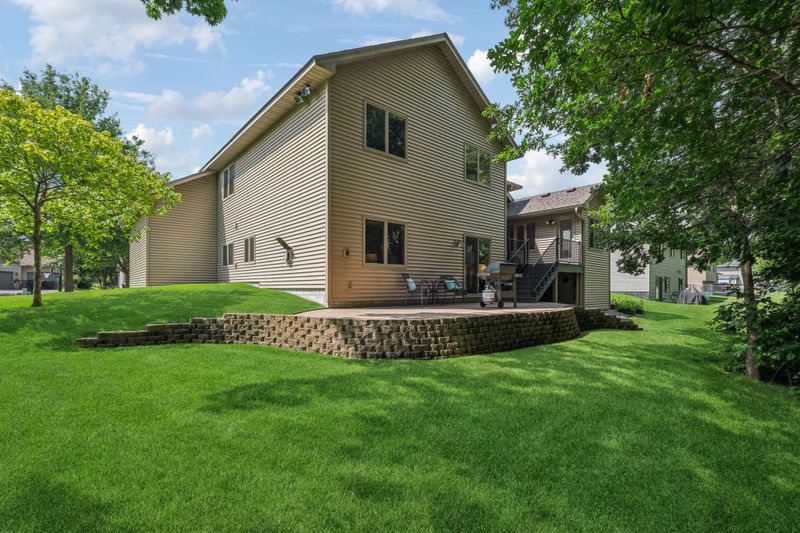 547 Hawthorn Rd, Circle Pines, MN 55014