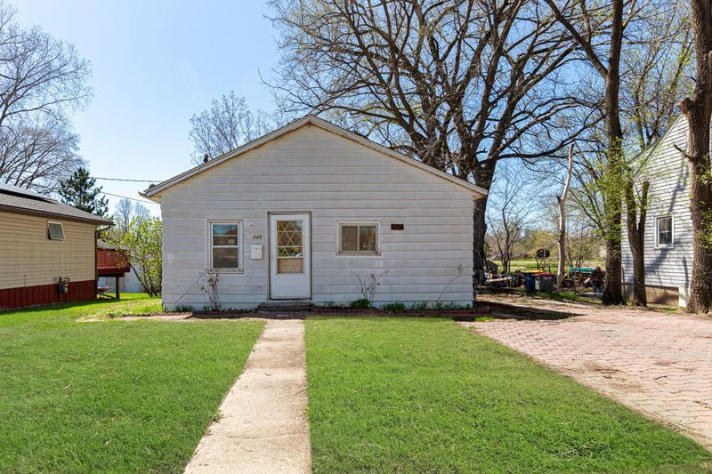522 Hulett Ave, Faribault, MN 55021