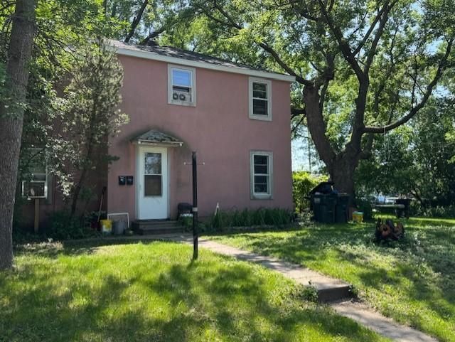 1102 Hawthorne St, Alexandria, MN 56308