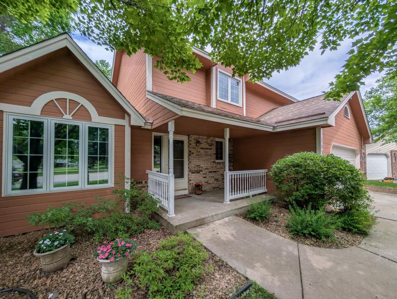 1132 Westbury Cir, Eagan, MN 55123