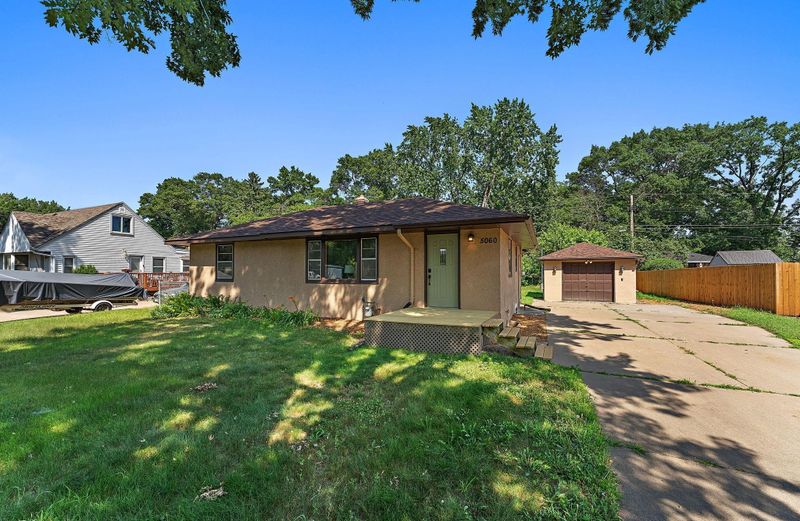 5060 Sunnyside Rd, Mounds View, MN 55112