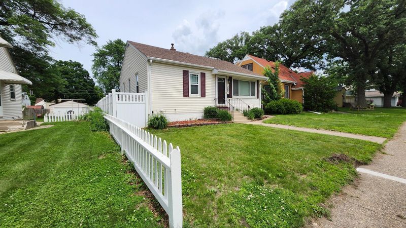 129 E Frost St, South Saint Paul, MN 55075