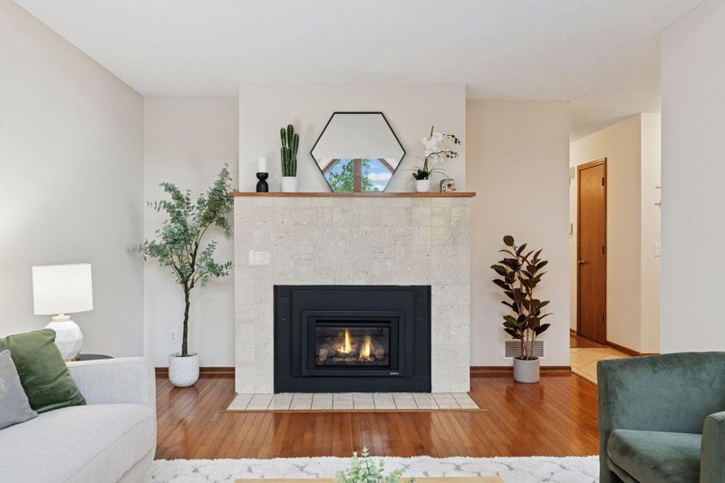 729 Summit Ave, Saint Paul, MN 55105