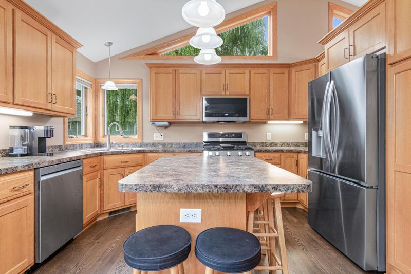 22027 Ethan Ave, Forest Lake, MN 55025