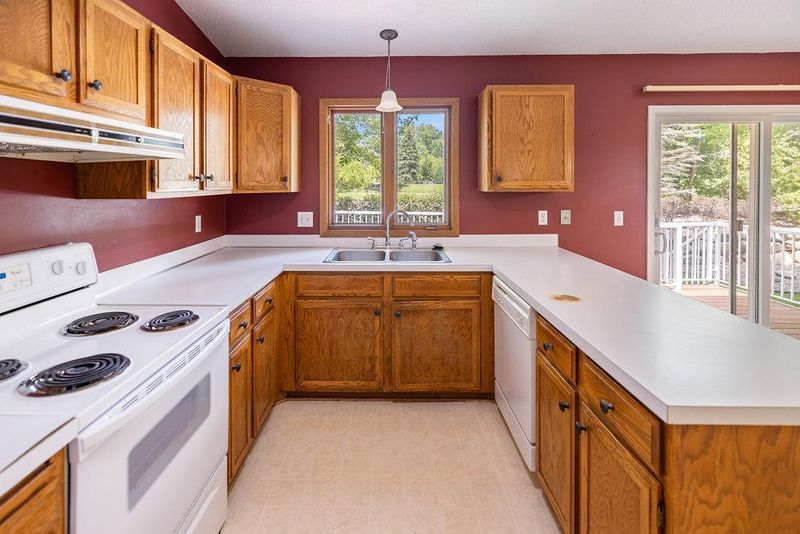 9818 Cavell Cir, Bloomington, MN 55438