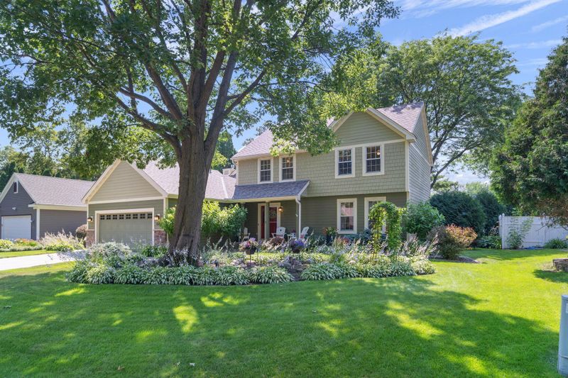 4381 Oakmede Ln, White Bear Lake, MN 55110