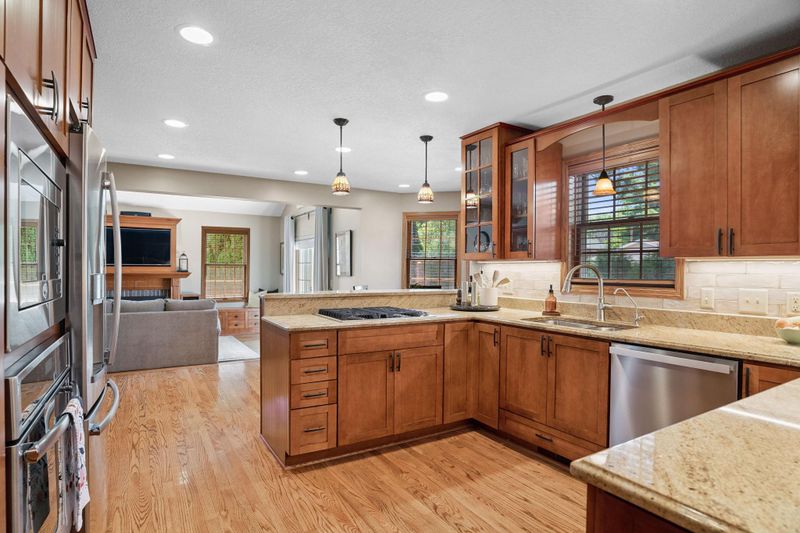 4381 Oakmede Ln, White Bear Lake, MN 55110
