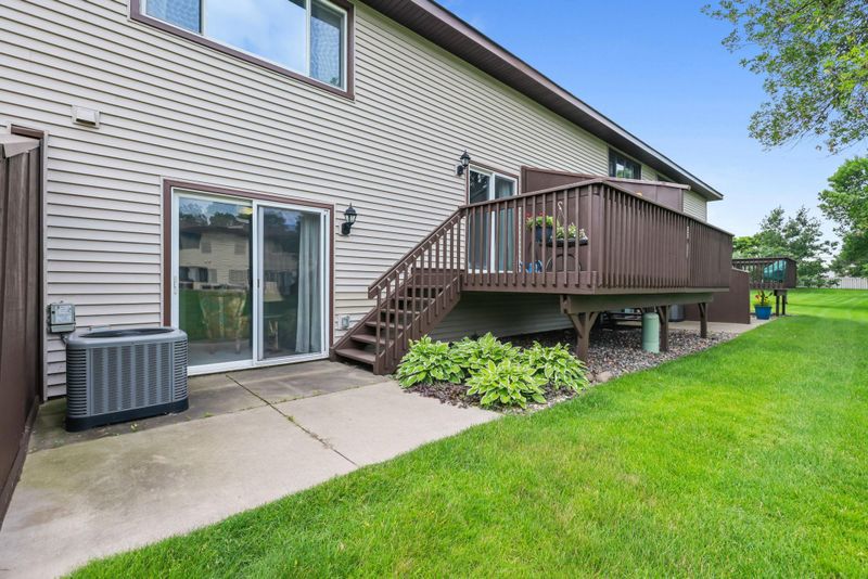 8557 Maplebrook Pw N, Minneapolis, MN 55445