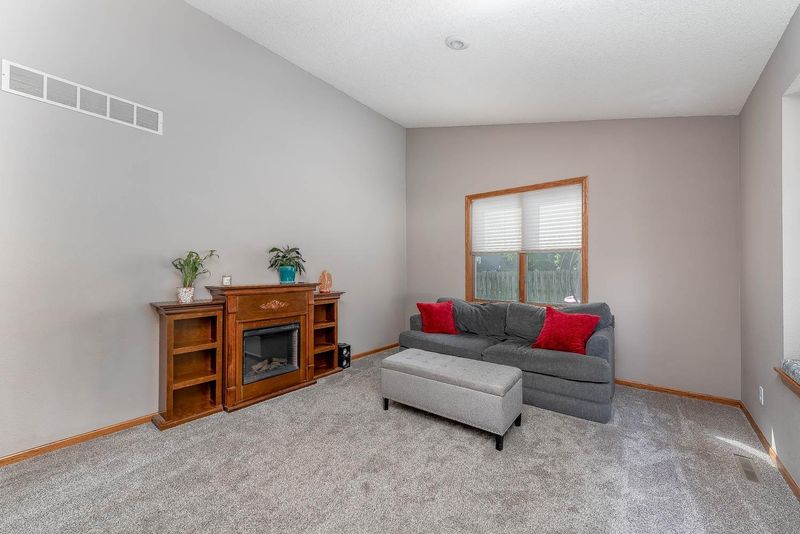25 Piccadilly Pl, Mankato, MN 56001