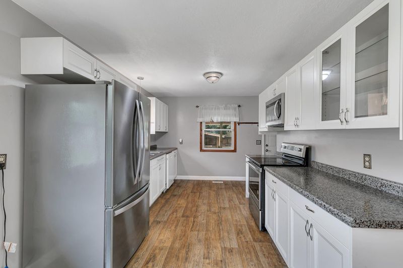 722 E 4th St, Litchfield, MN 55355