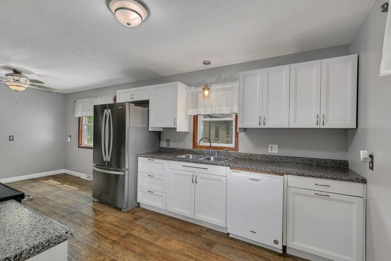 722 E 4th St, Litchfield, MN 55355