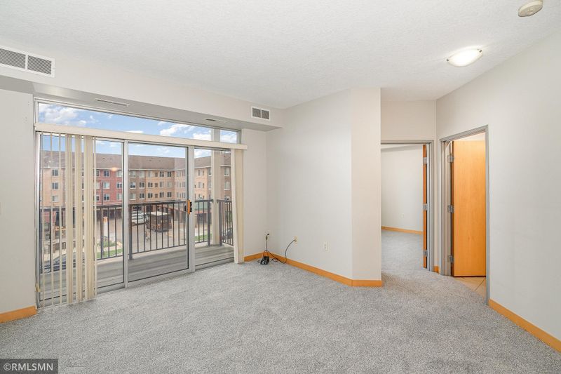 2600 University Ave SE #318, Minneapolis, MN 55414