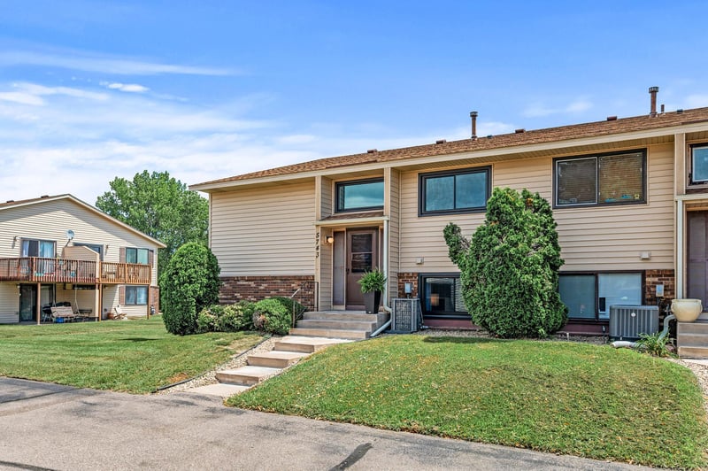 5743 Otter View Trl, White Bear Twp, MN 55110