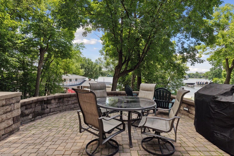 6044 Ridgewood Rd, Mound, MN 55364